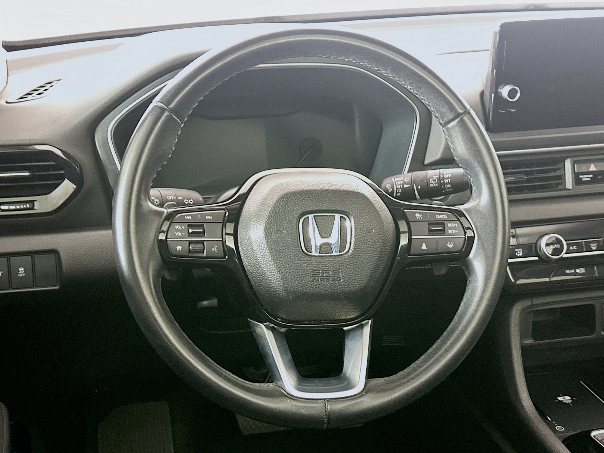 Used 2024 Honda Pilot Touring image 18