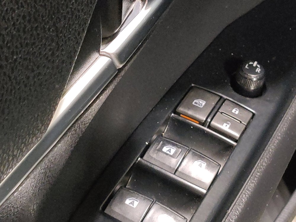 Used 2020 Toyota Camry SE image 27