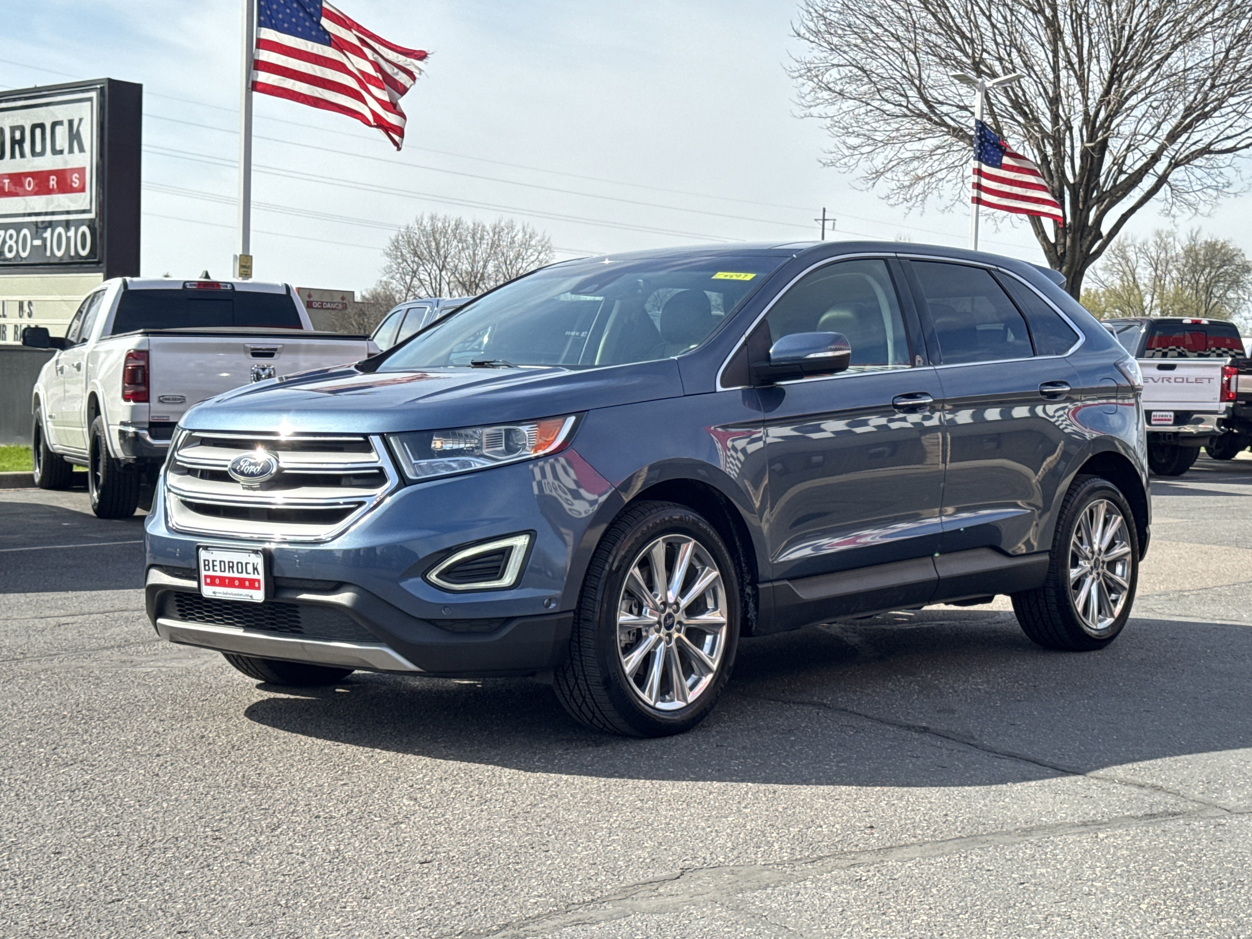 Used 2018 Ford Edge Titanium w/ Equipment Group 302A AWD/4WD image 3