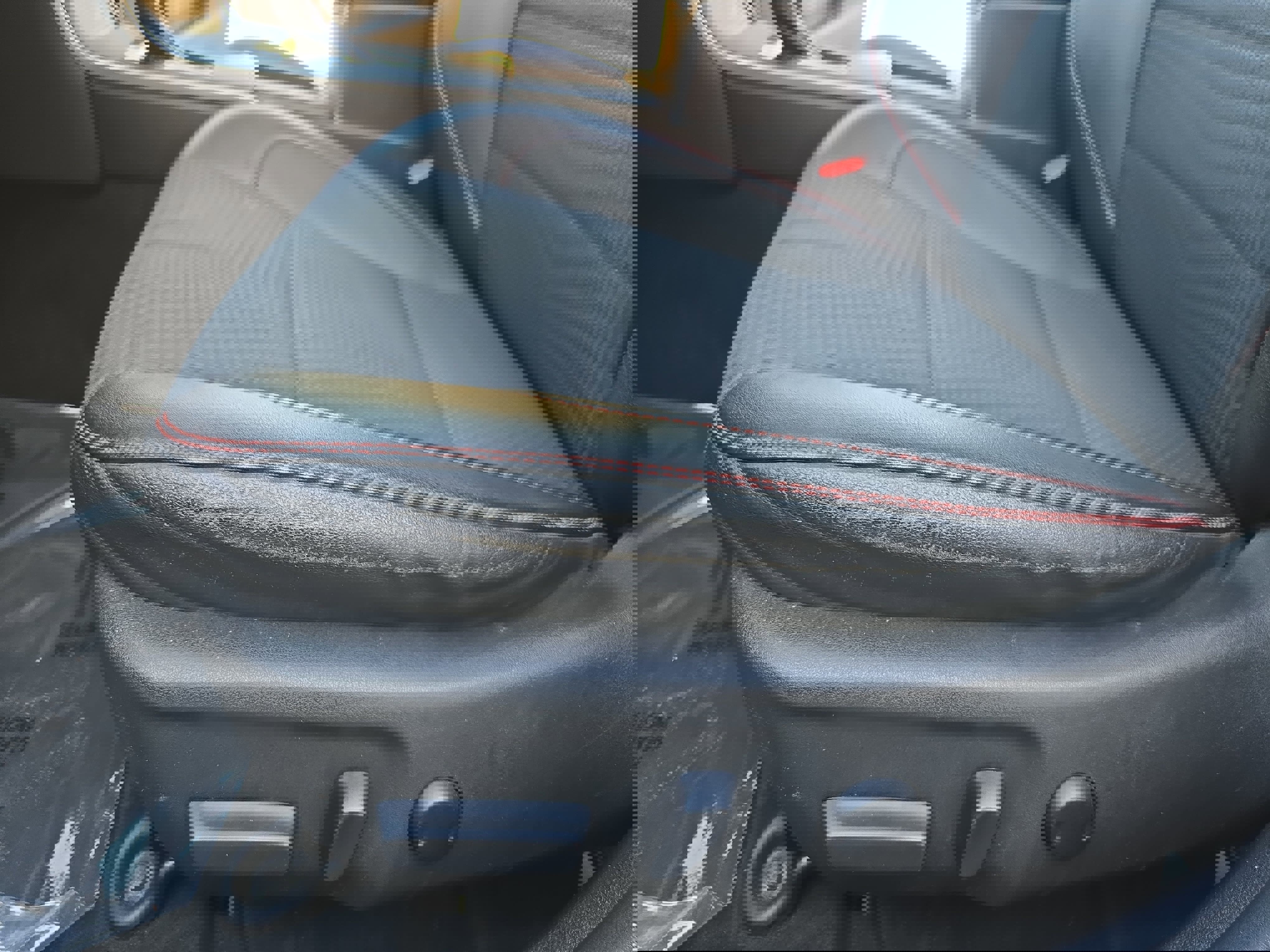 Used 2015 Toyota Camry SE w/ Moonroof Package image 28