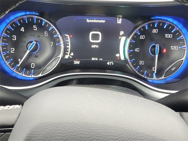 New 2026 Chrysler Pacifica Limited w/ Uconnect Theater Family Group image 21