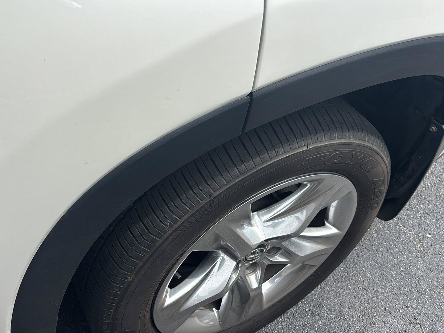 Used 2018 Toyota Highlander FWD V6 image 5