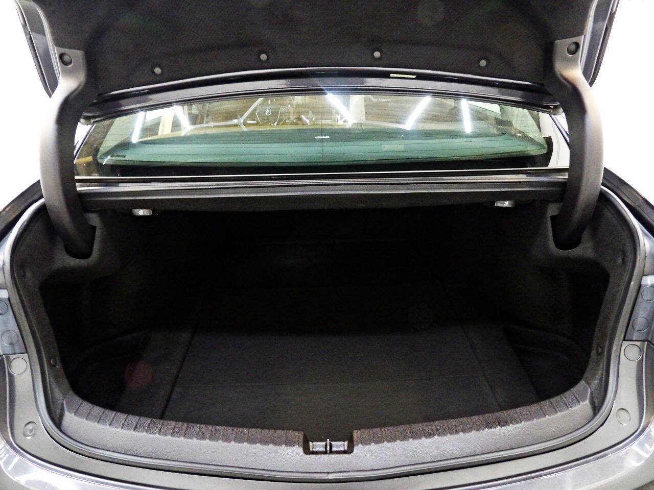 Used 2015 Acura TLX w/ Technology Package FWD image 8
