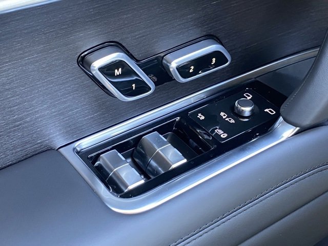 New 2025 Land Rover Range Rover SE image 24