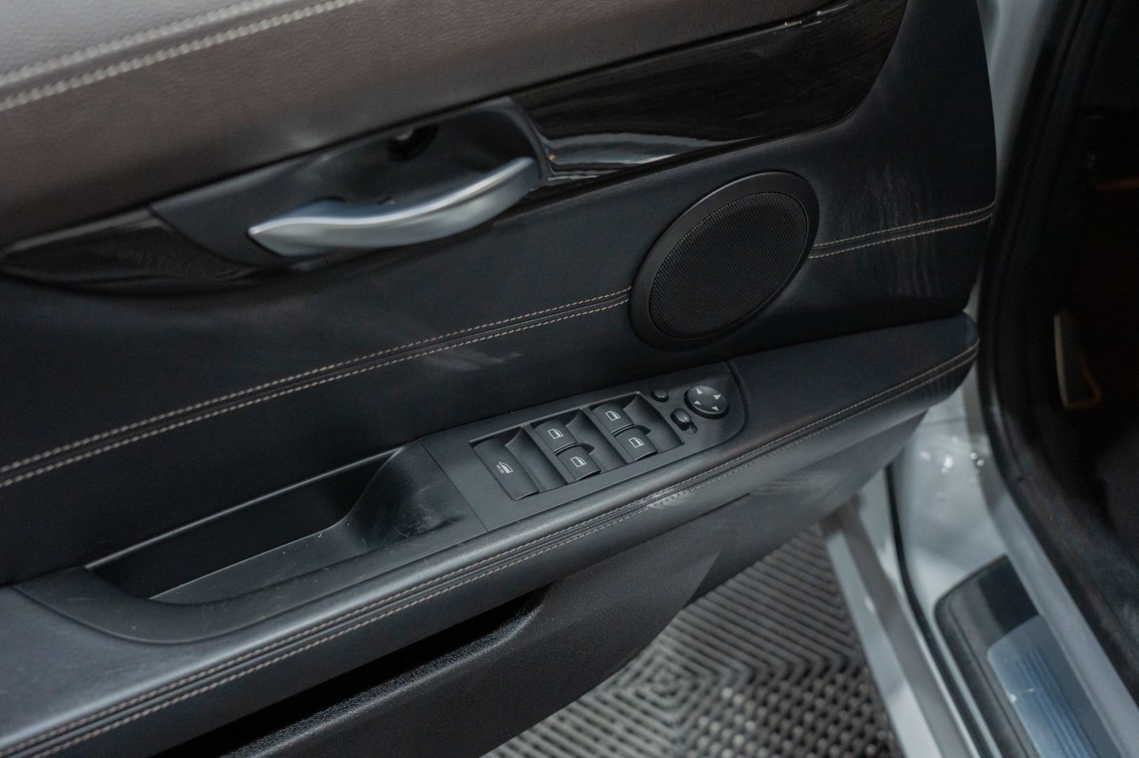 Used 2013 BMW Z4 sDrive35is RWD image 15