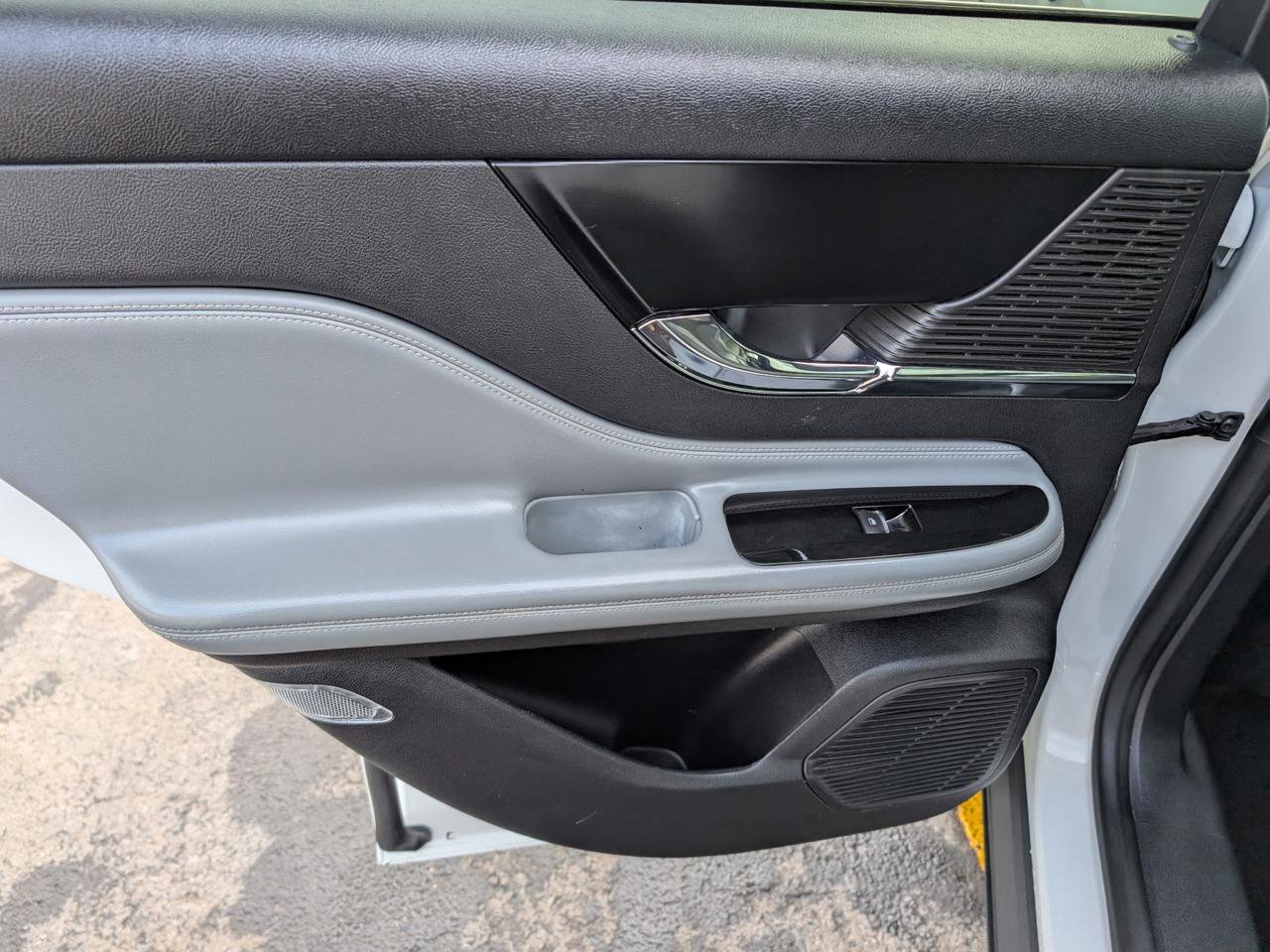 Used 2020 Lincoln Corsair AWD w/ Premium Package image 21
