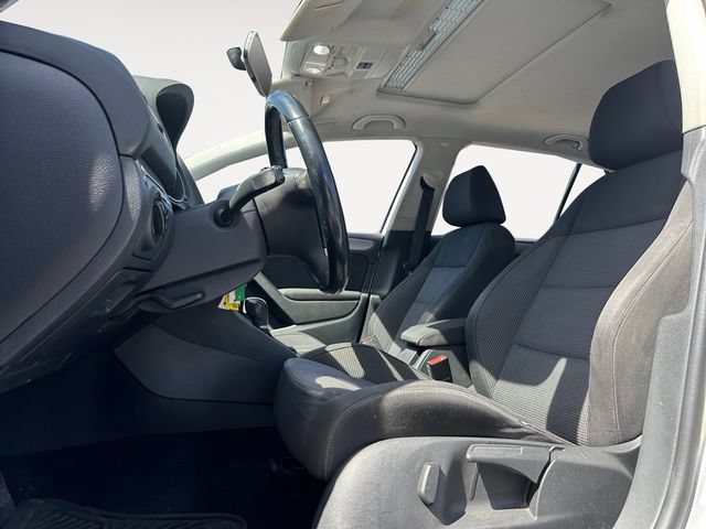 Used 2014 Volkswagen Golf 4-Door FWD image 10