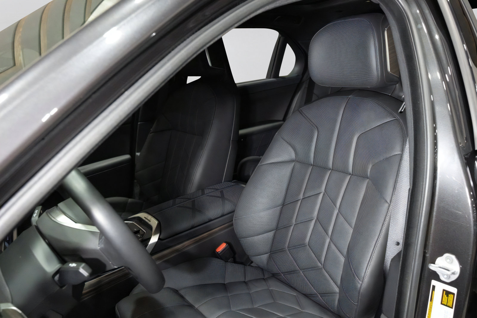 Used 2025 BMW i7 xDrive60 AWD/4WD image 23