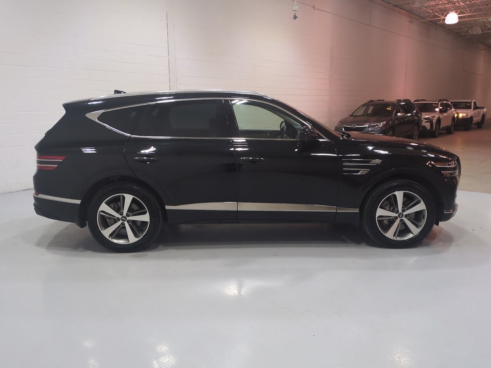 Used 2023 Genesis GV80 2.5T w/ Prestige 20" Package AWD/4WD image 2