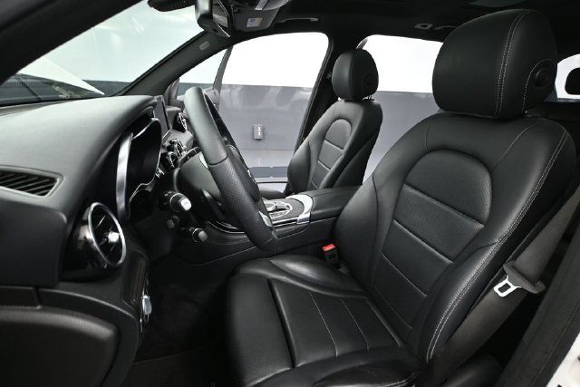 Used 2019 Mercedes-Benz GLC 300 image 18