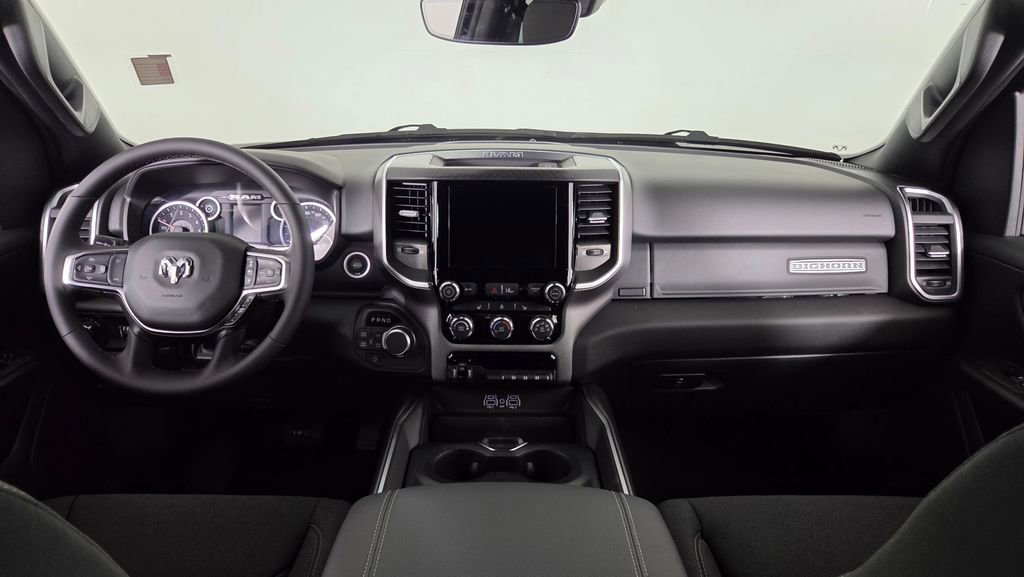 New 2026 RAM 1500 4x4 Crew Cab image 32