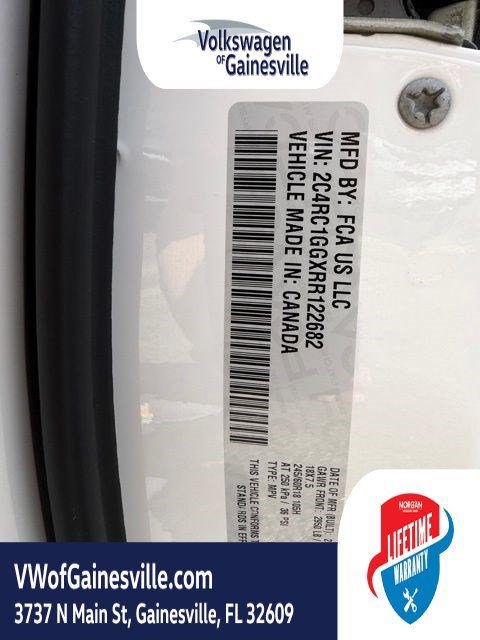 Used 2024 Chrysler Pacifica Limited FWD image 27