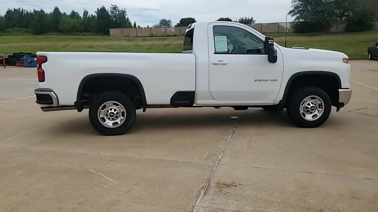 Used 2024 Chevrolet Silverado 2500 LT w/ Convenience Package image 9