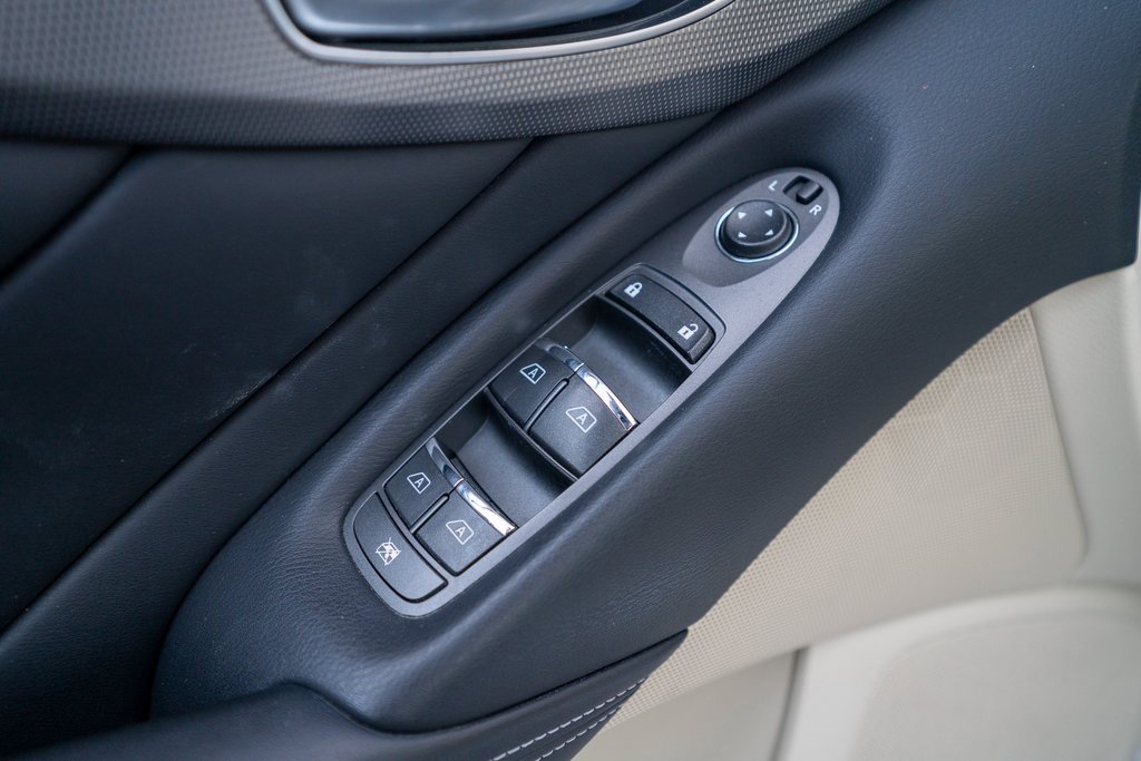 Used 2015 INFINITI Q50 Premium w/ Navigation Package image 21