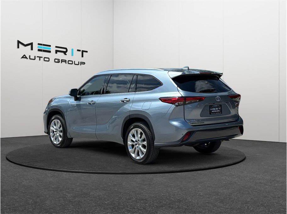 Used 2021 Toyota Highlander Limited FWD image 7