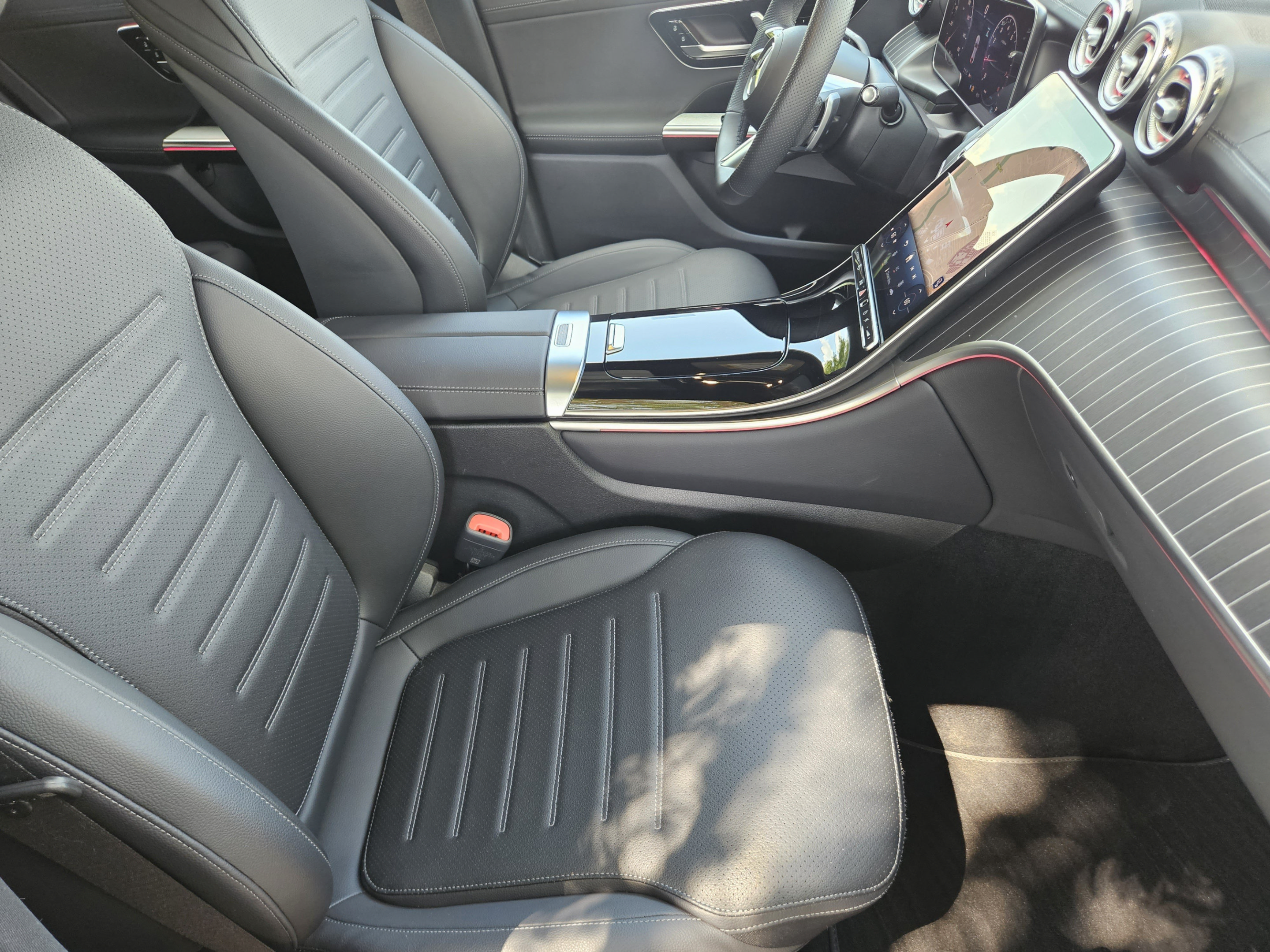 Certified 2025 Mercedes-Benz GLC 300 4MATIC image 6