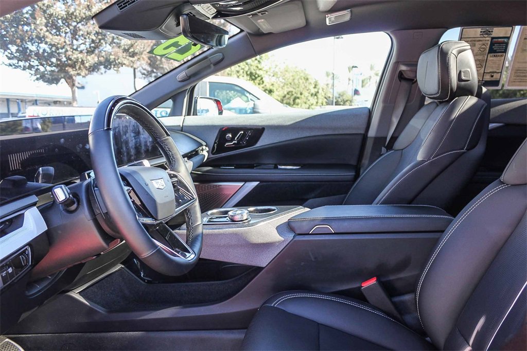 Used 2025 Cadillac Optiq Sport 2 w/ LPO, Floor Liner Package image 22