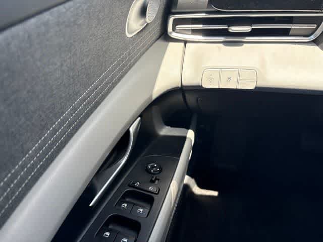 Used 2024 Hyundai Elantra Limited FWD image 23