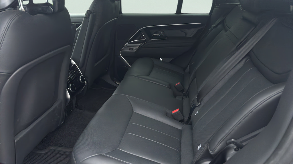 Used 2025 Land Rover Range Rover SE AWD/4WD image 7