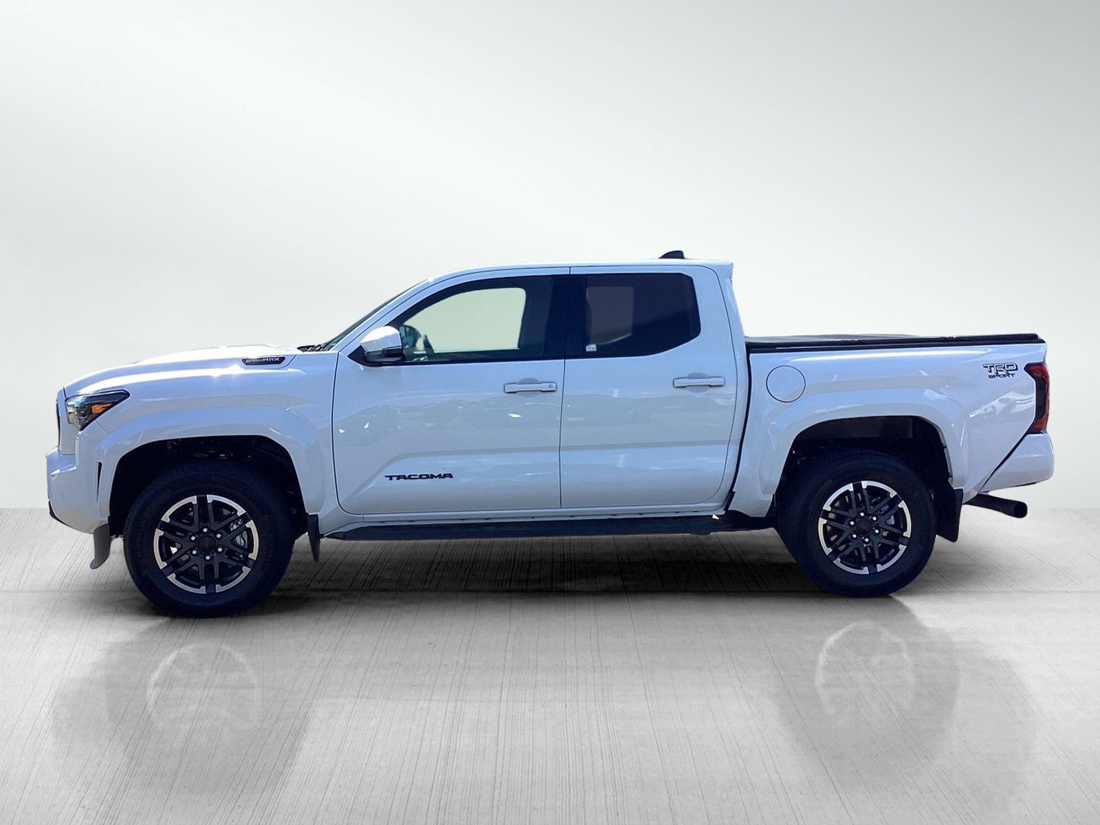 Used 2025 Toyota Tacoma TRD Sport image 2