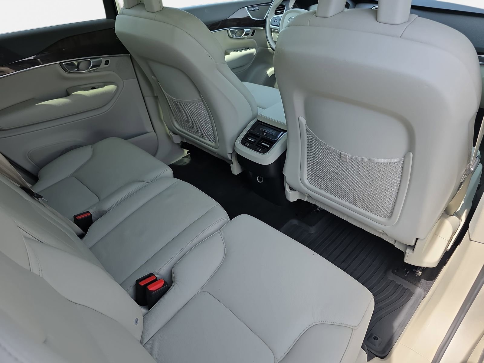 Used 2018 Volvo XC90 T6 Momentum w/ Convenience Package AWD/4WD image 11