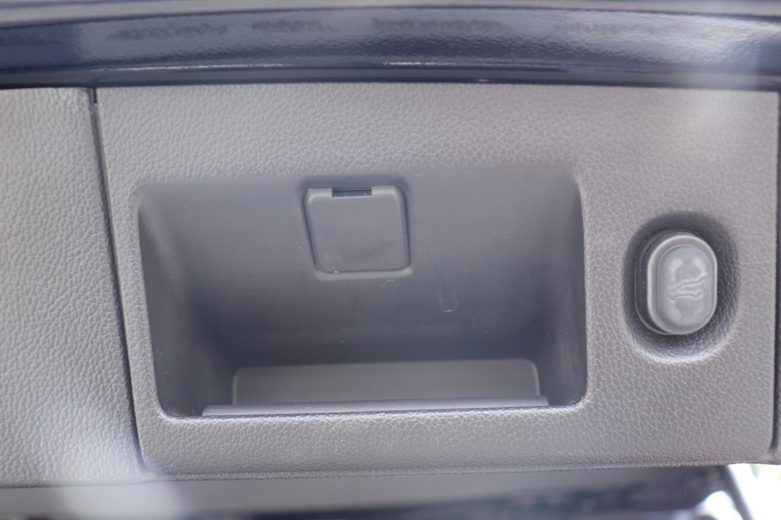 Used 2018 Chevrolet Tahoe LT image 19