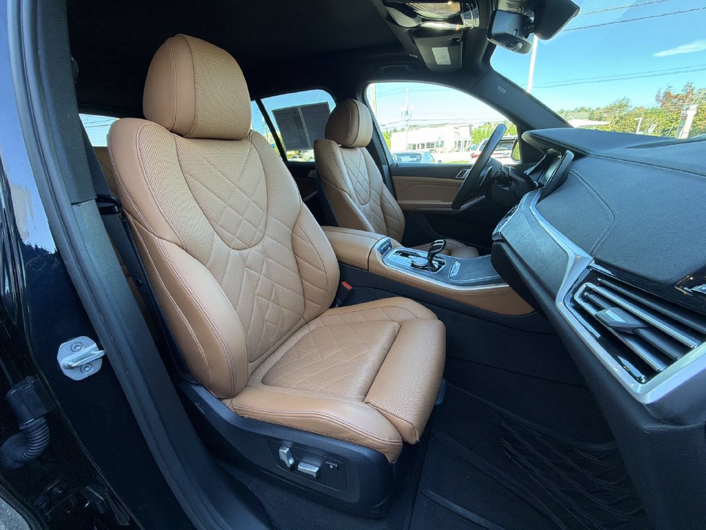 Used 2023 BMW X5 xDrive40i w/ M Sport Package AWD/4WD image 22