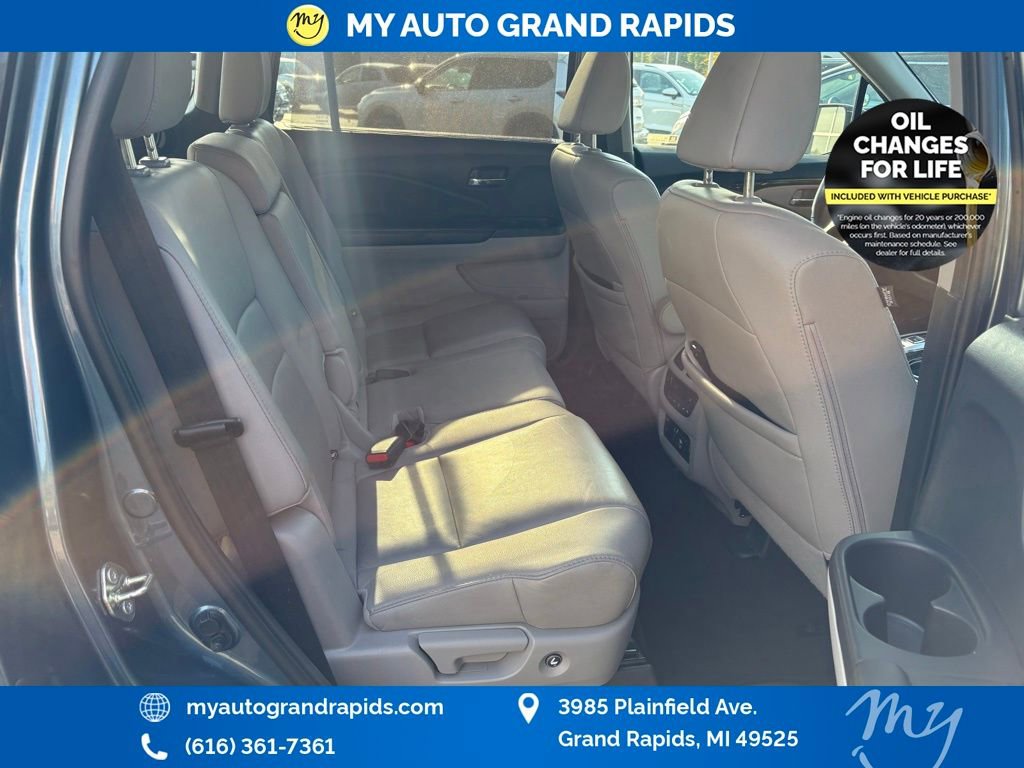Used 2020 Honda Pilot Touring image 17