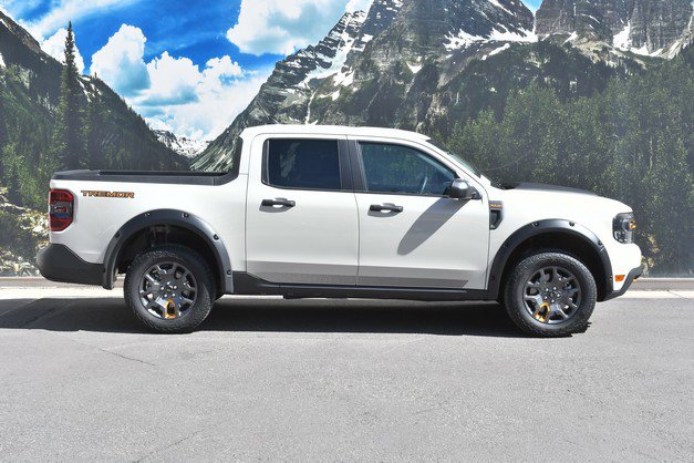 Used 2024 Ford Maverick Tremor w/ Tremor Off-Road Package image 2