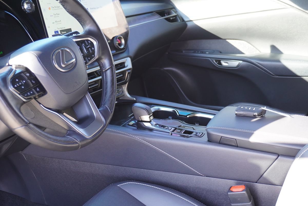 Used 2025 Lexus RX 350 Premium FWD image 27