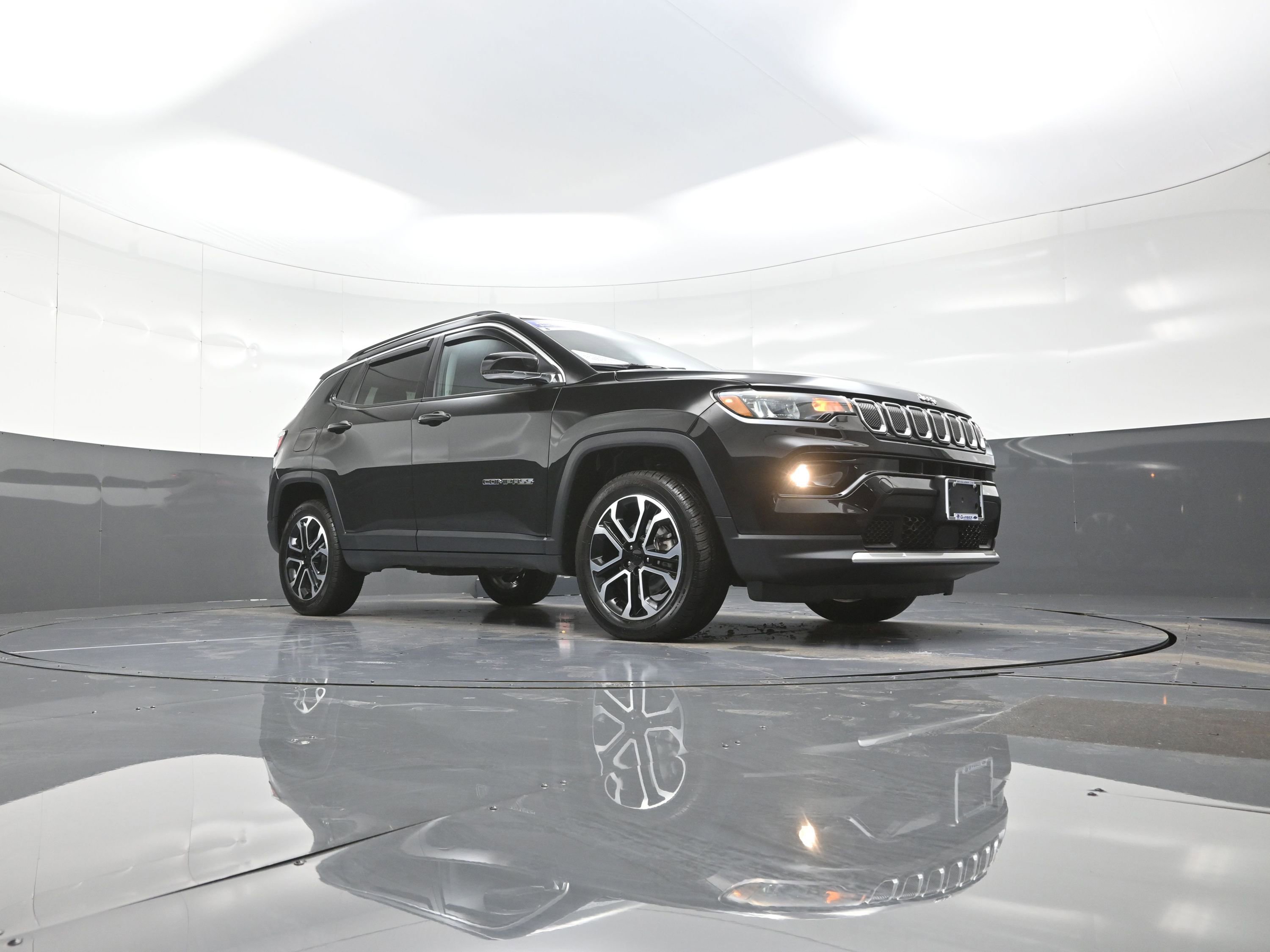 Used 2022 Jeep Compass Limited image 9