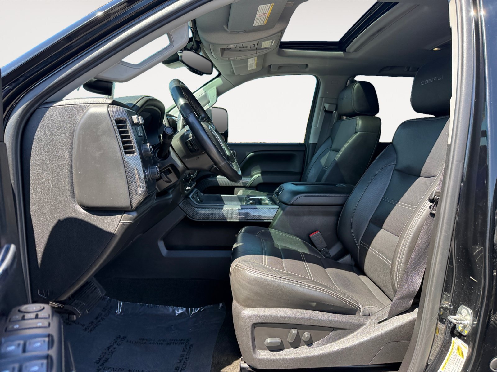 Used 2018 GMC Sierra 2500 Denali w/ Duramax Plus Package AWD/4WD image 10