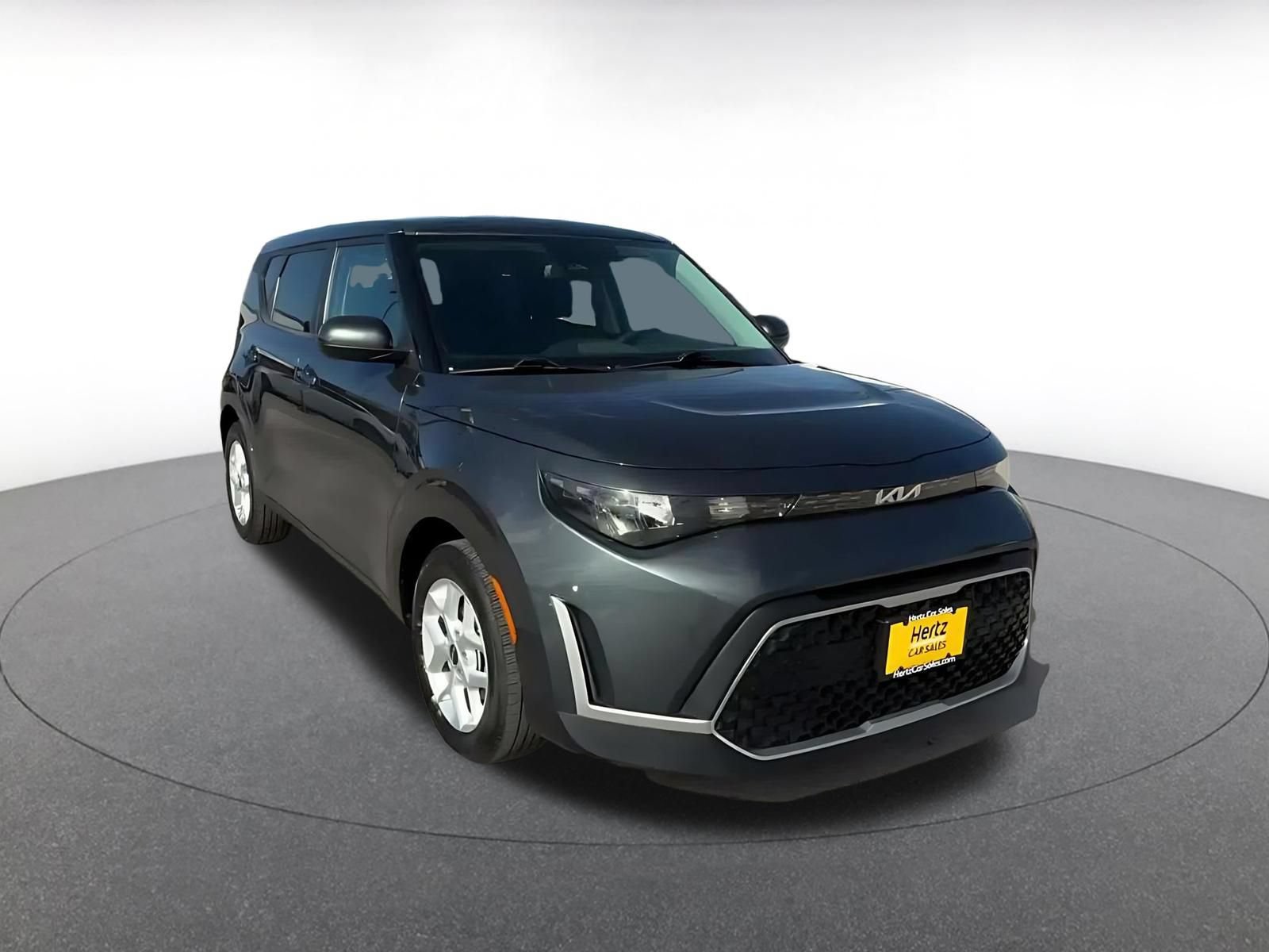 Used 2025 Kia Soul LX w/ LX Technology Package FWD image 3