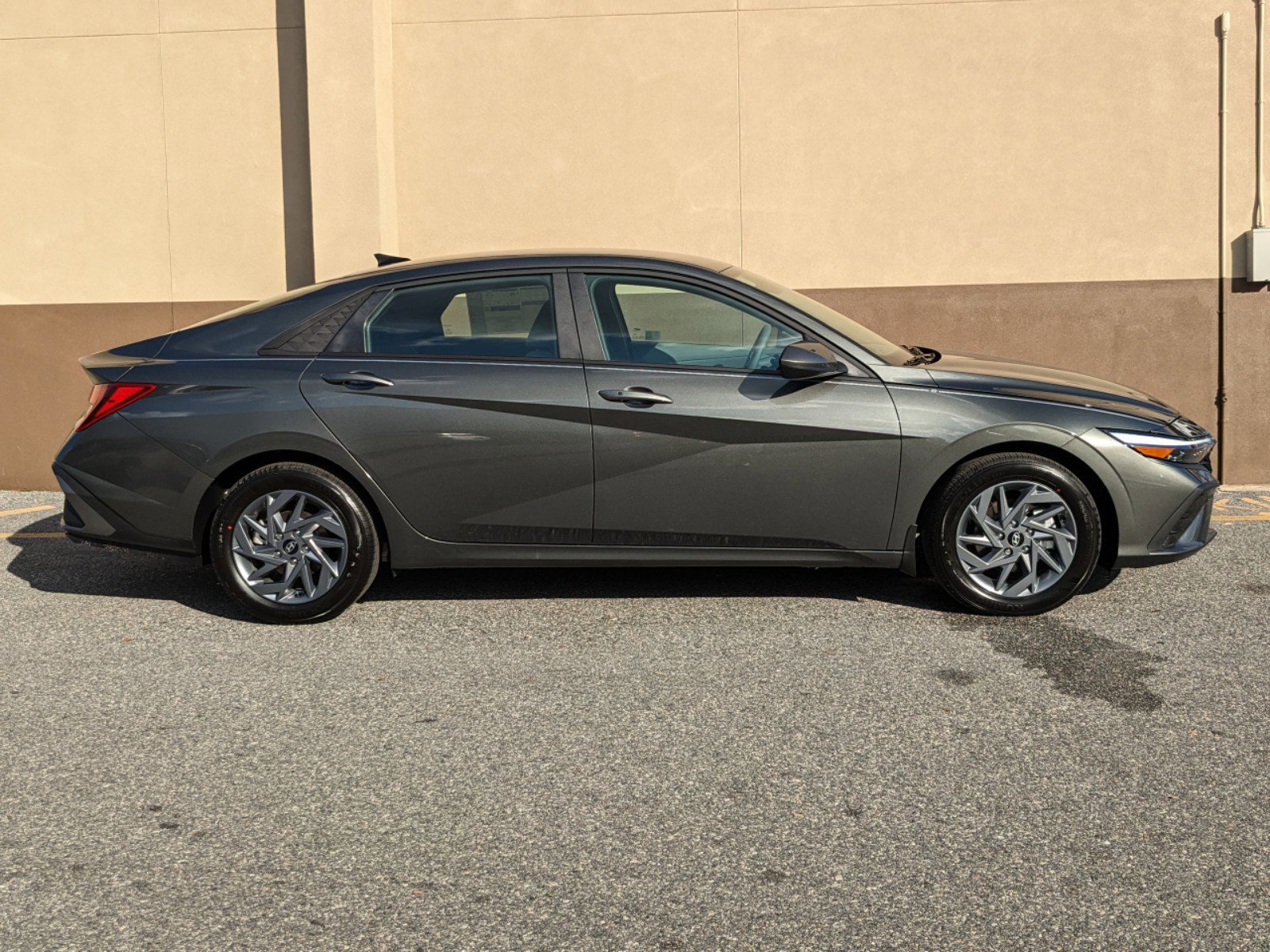 New 2026 Hyundai Elantra Sport image 3