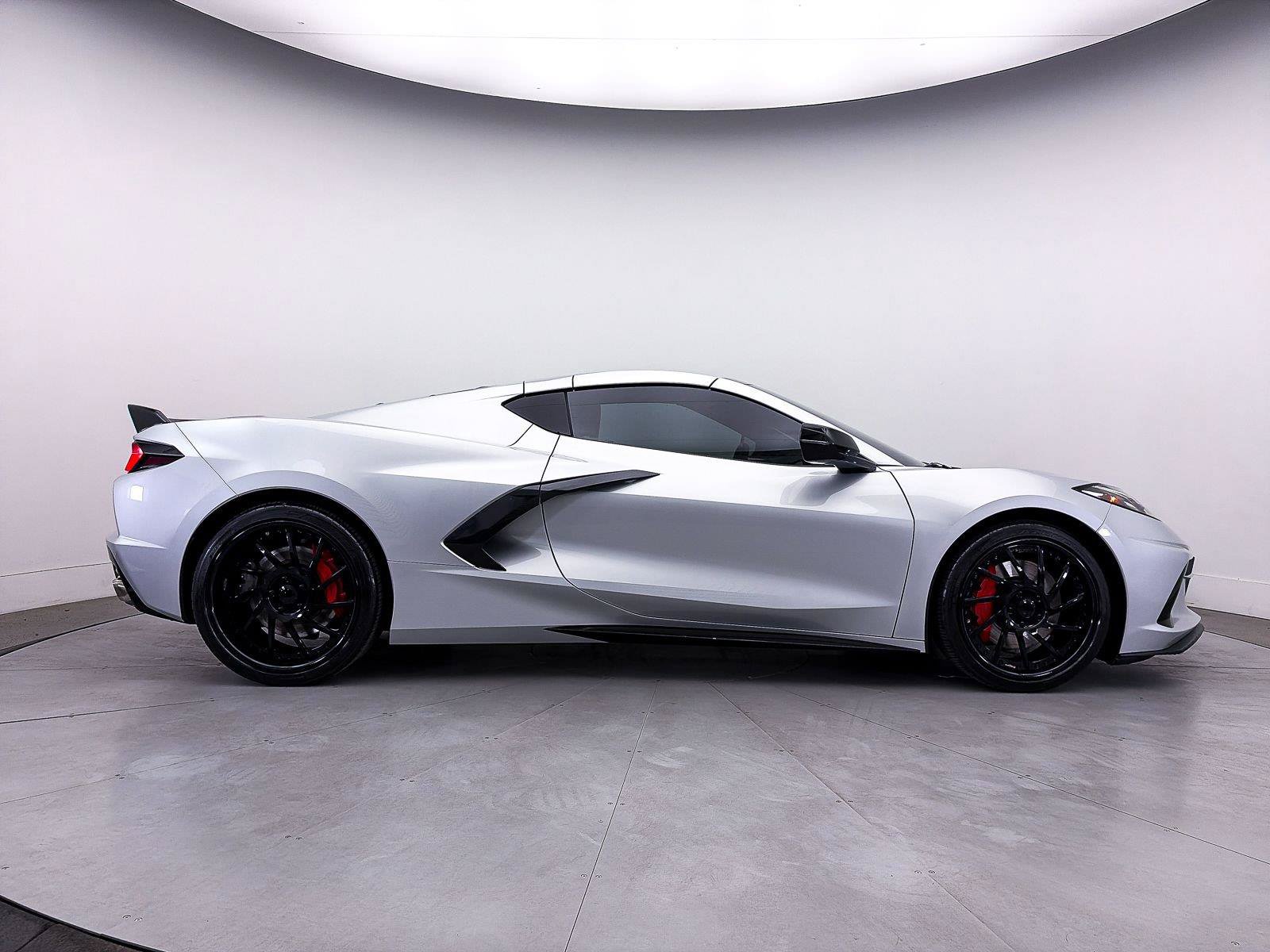 Used 2020 Chevrolet Corvette Stingray Preferred Cpe w/ 2LT Preferred Equipment Group RWD image 41
