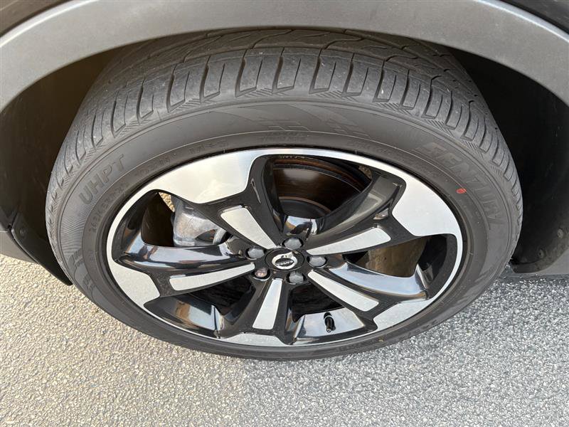 Used 2021 Volvo XC40 T5 Momentum w/ Premium Package image 17