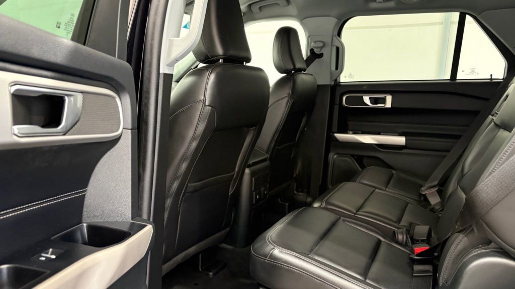 Used 2023 Ford Explorer XLT w/ Equipment Group 202A image 14