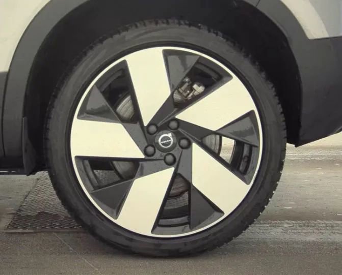 Used 2023 Volvo C40 P8 Recharge Ultimate AWD/4WD image 15