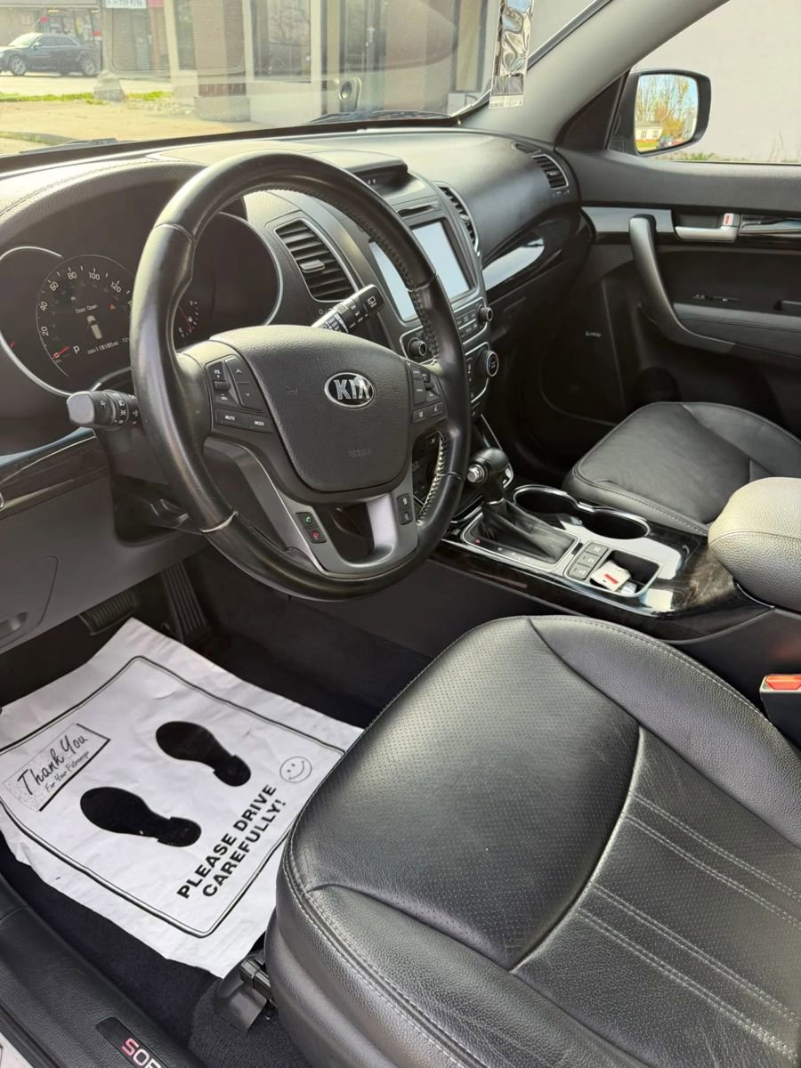 Used 2015 Kia Sorento SX image 10