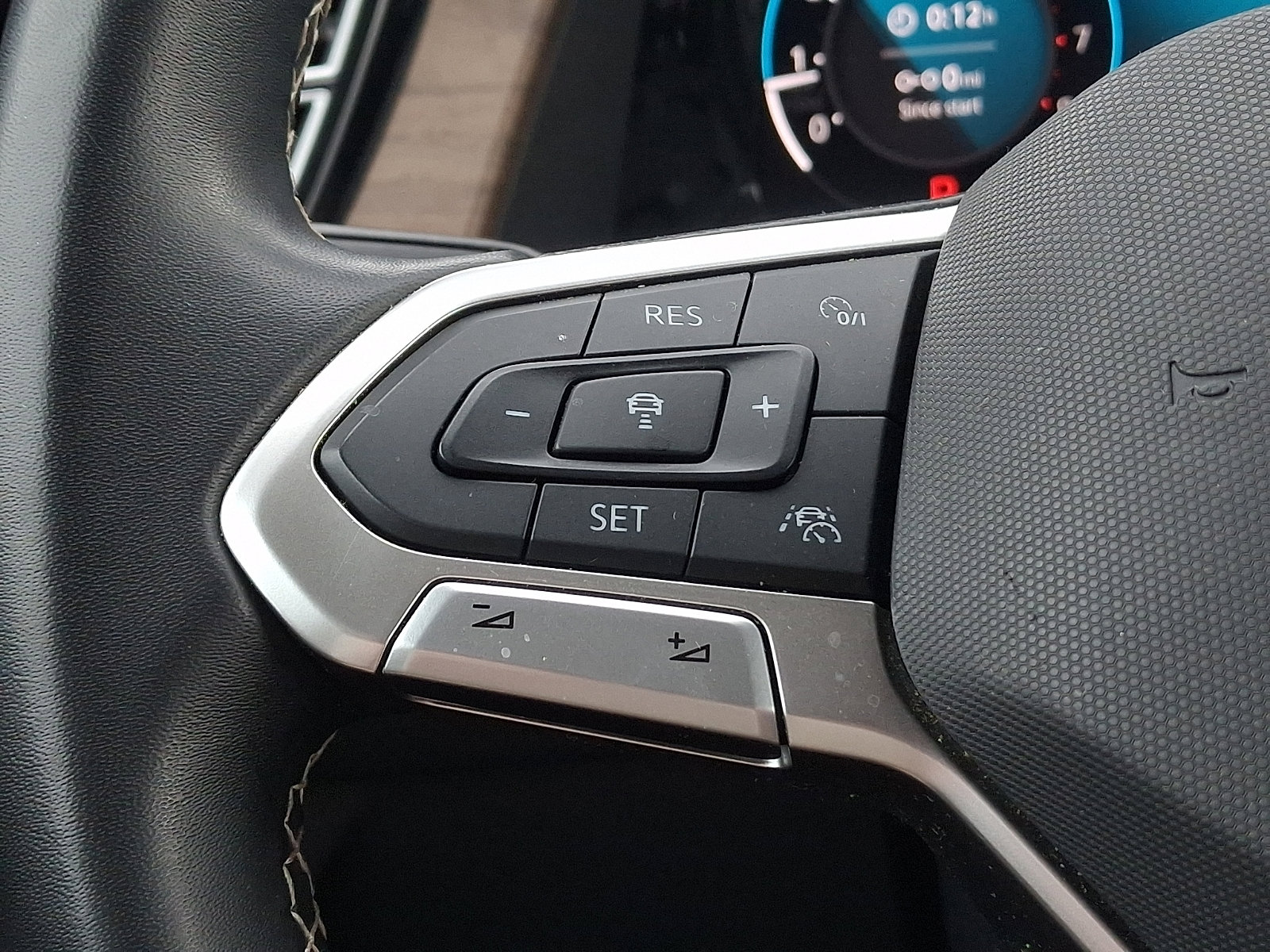 Used 2024 Volkswagen Atlas SE image 21