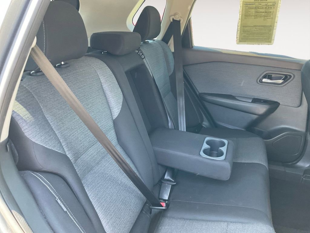 Used 2023 Nissan Rogue SV image 30