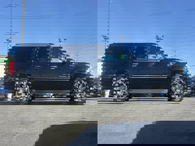 Used 2009 Cadillac Escalade ESV AWD image 7