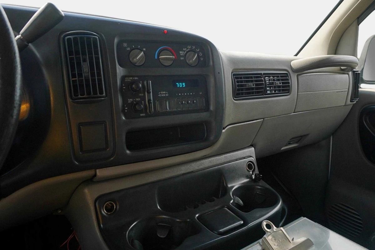 Used 1997 GMC Savana 2500 image 19