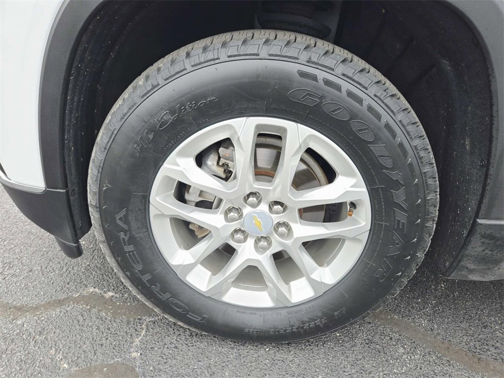 Used 2021 Chevrolet Traverse LT image 19