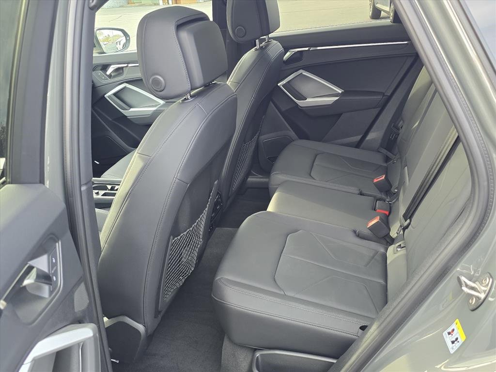 Used 2024 Audi Q3 2.0T Premium Plus image 10