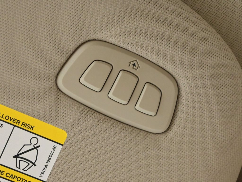 Used 2024 Ford Expedition XLT RWD image 25