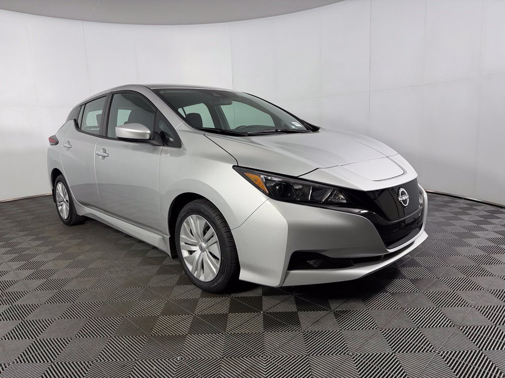 Used 2025 Nissan Leaf S FWD image 5