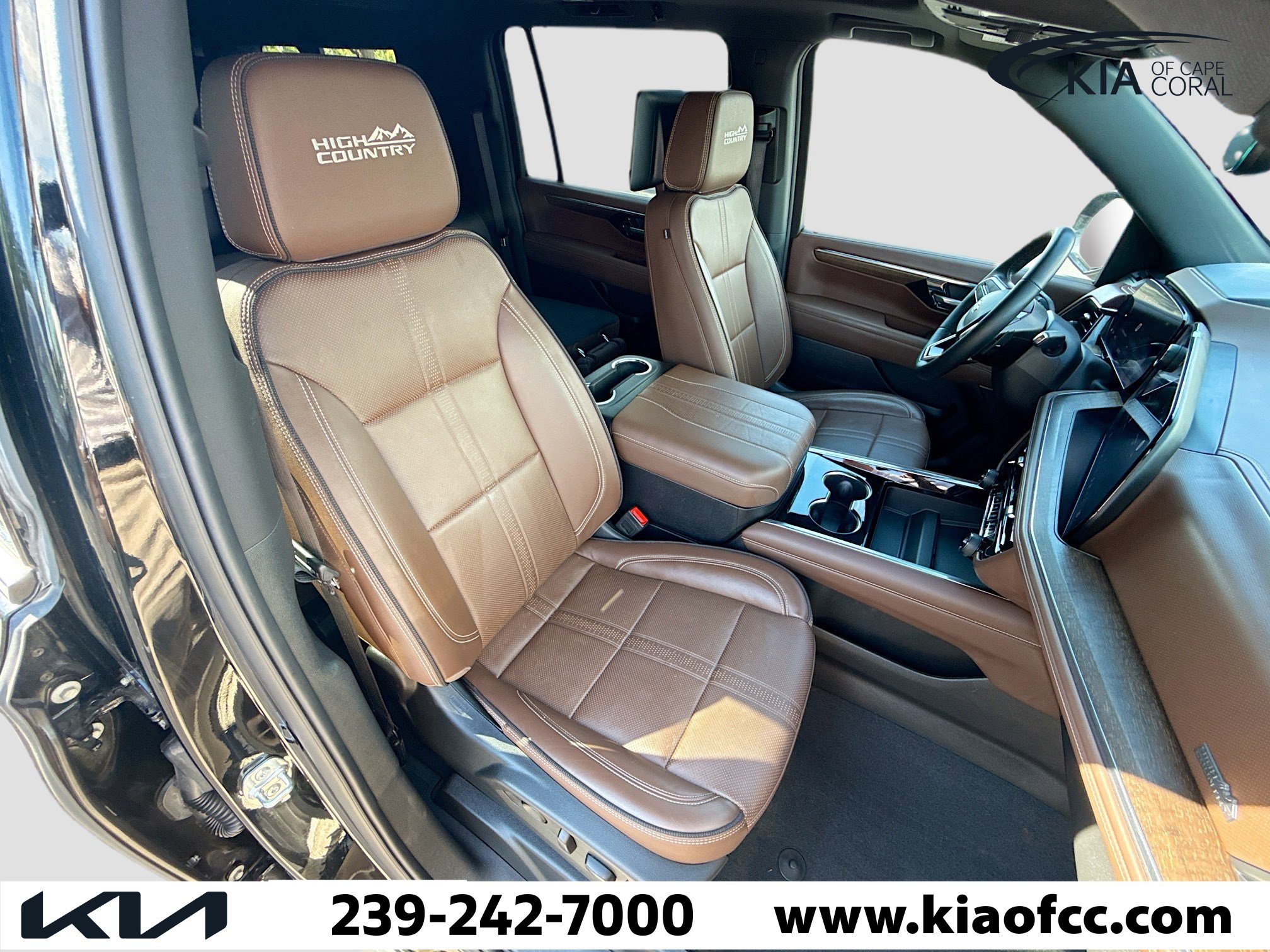 Used 2025 Chevrolet Suburban High Country image 14