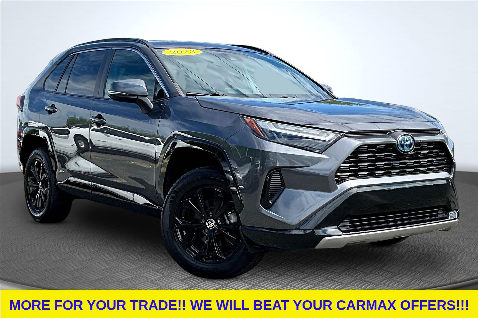 Used 2023 Toyota RAV4 SE AWD/4WD image 2