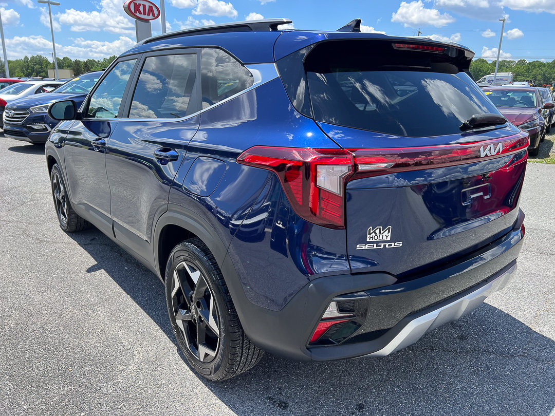 Used 2024 Kia Seltos EX AWD/4WD image 3